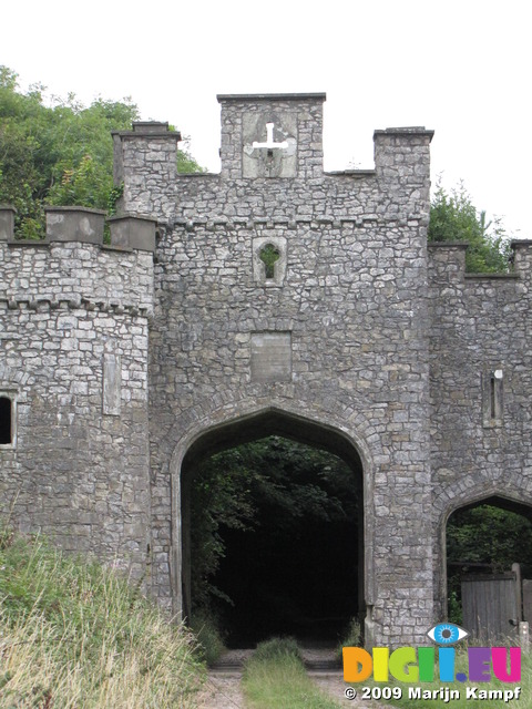 SX08073 Gatehouse of Dunraven Castle